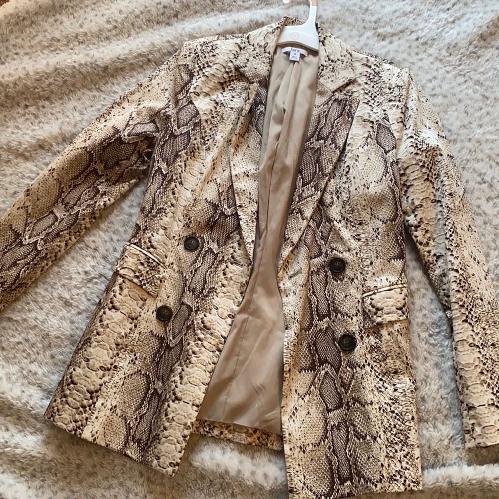 Snakeskin print blazer